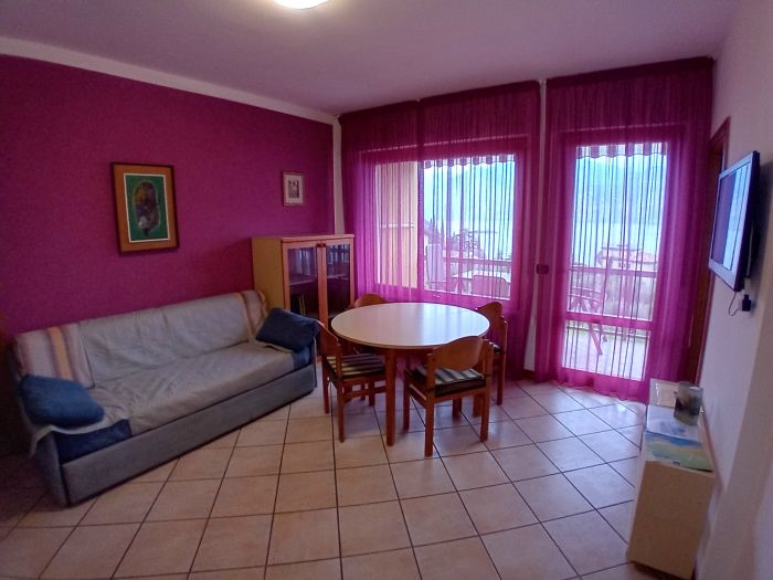 Foto di Appartamenti Andreis a Malcesine con balcone vista lago, uso giardino e piscina